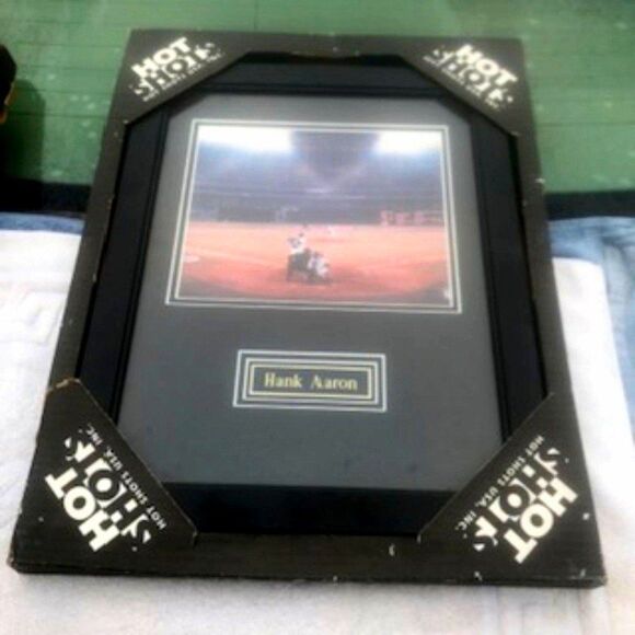 Hank Aaron - Atlanta Braves & Milwaukee Brewers . Vintage Picture . Hot Shot - Picture 1 of 4